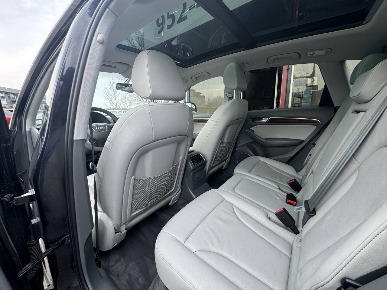 Vehicle image 13 of 41