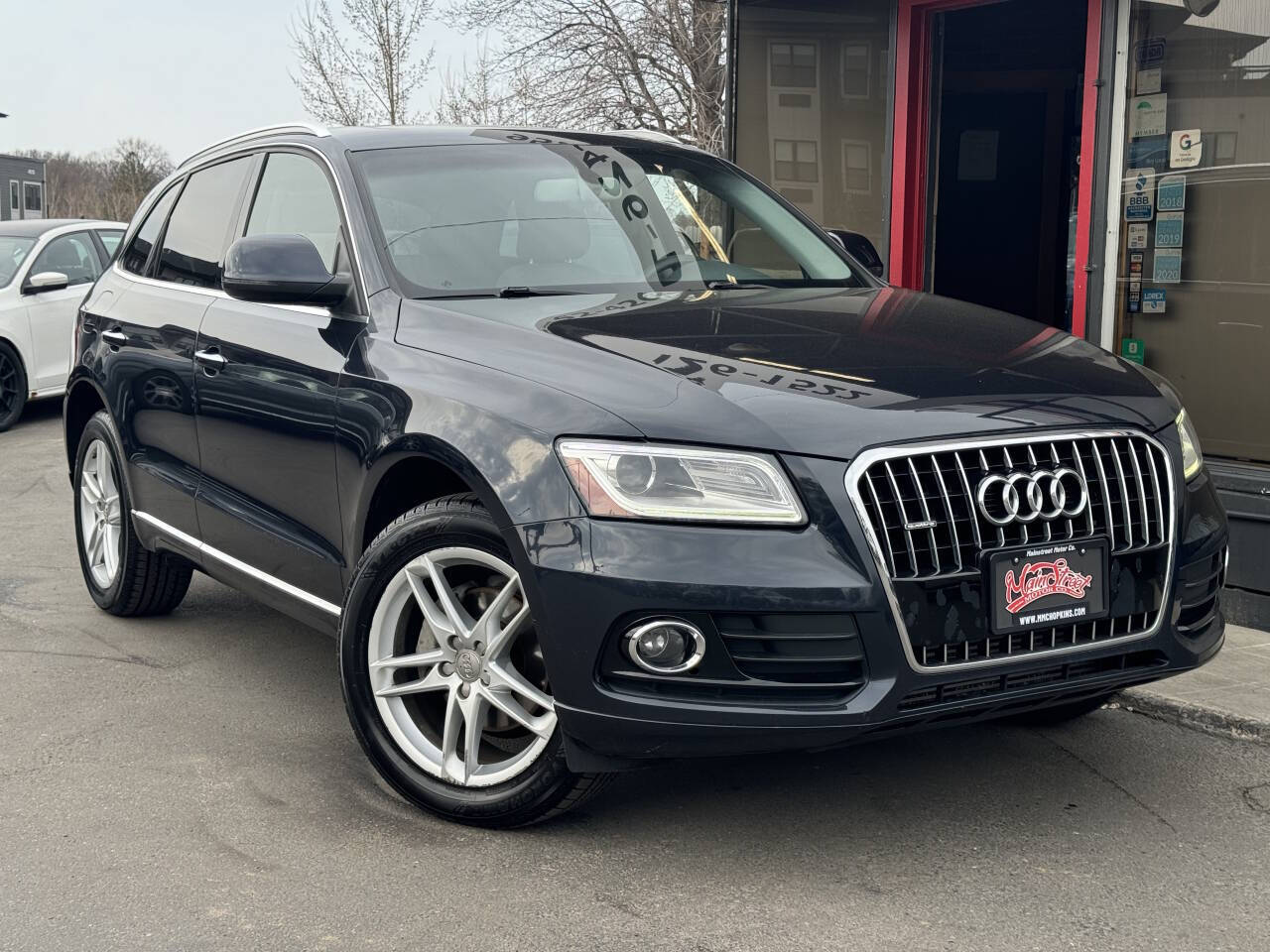 Vehicle image 4 of 41