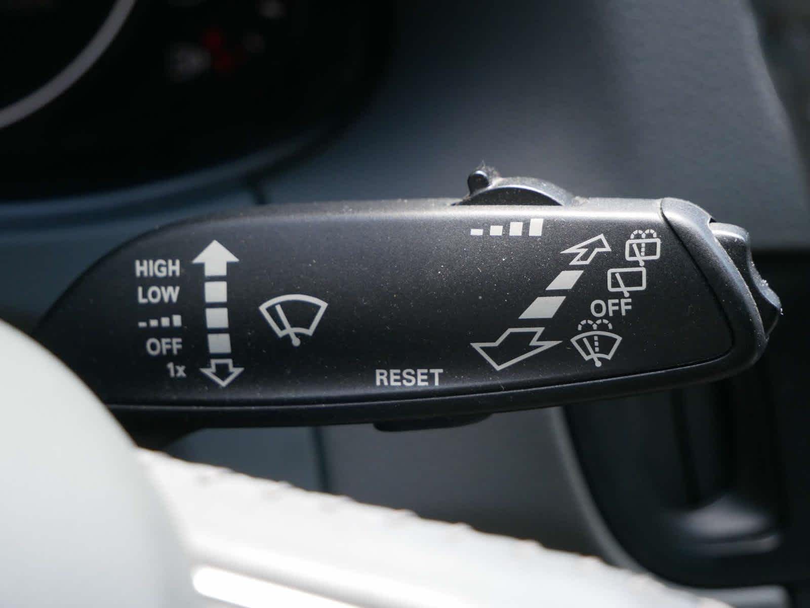 Vehicle image 22 of 30