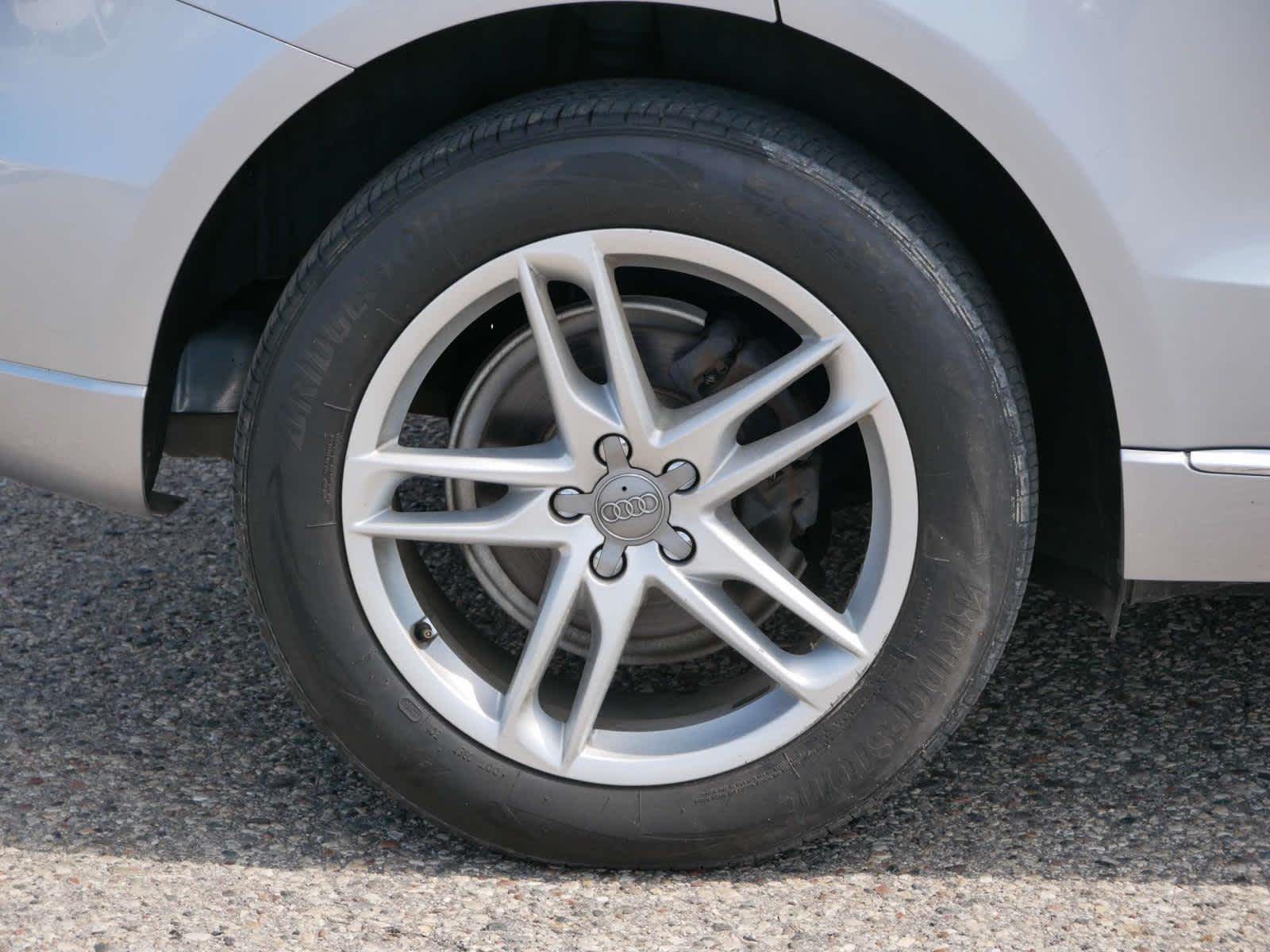 Vehicle image 9 of 30