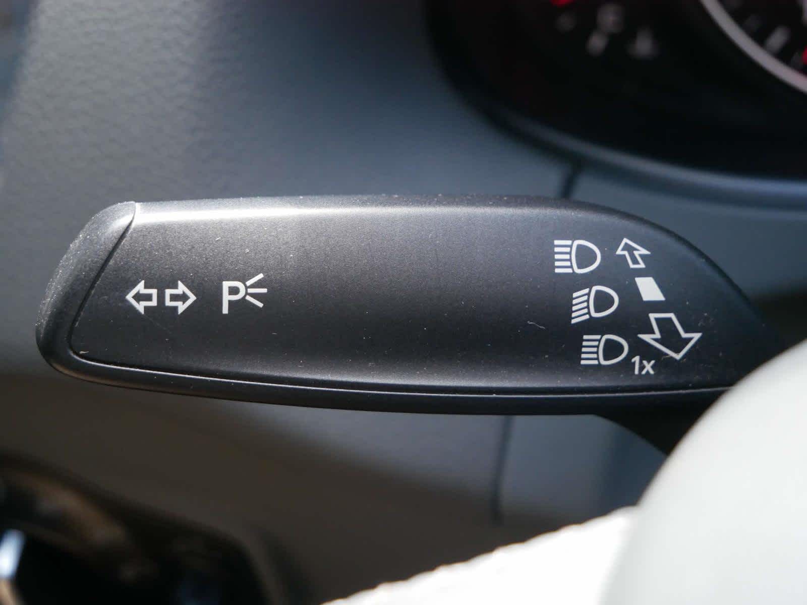 Vehicle image 21 of 30