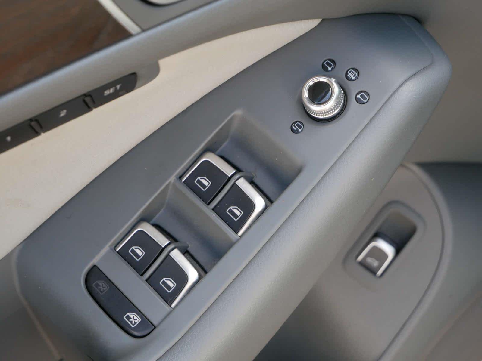 Vehicle image 15 of 30
