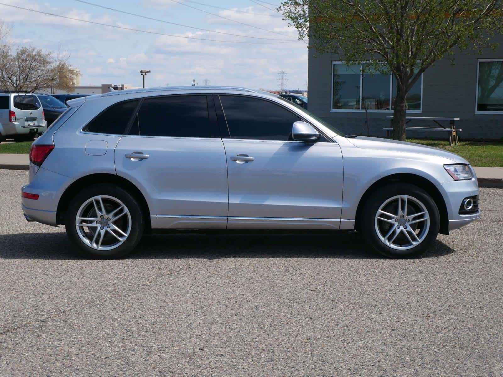 Vehicle image 4 of 30