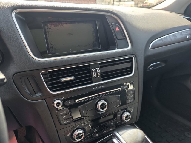 Vehicle image 10 of 13