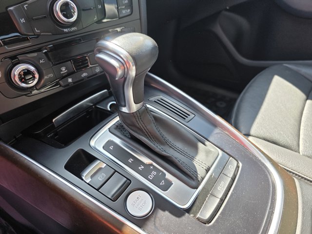 Vehicle image 11 of 13