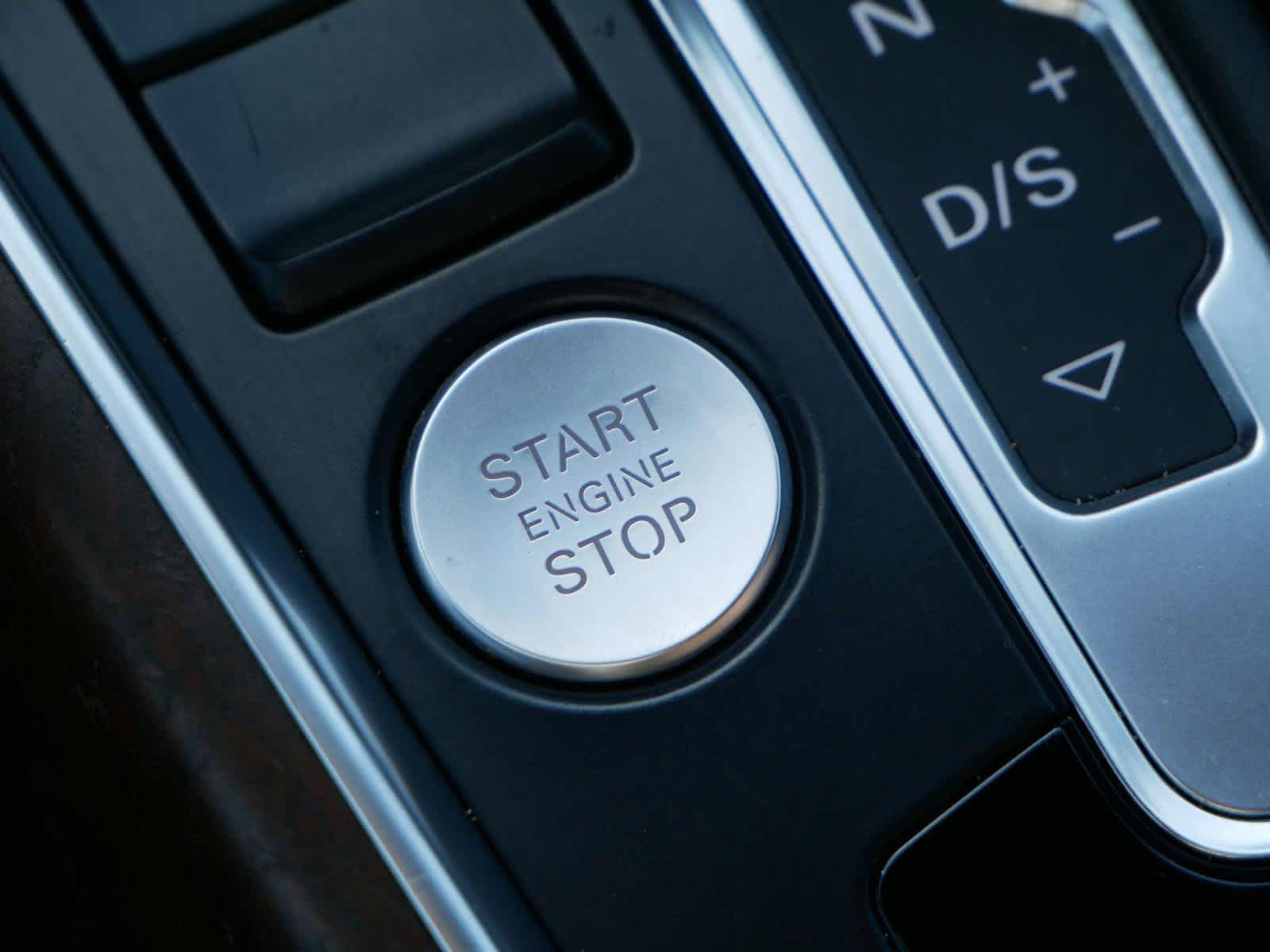 Vehicle image 24 of 33