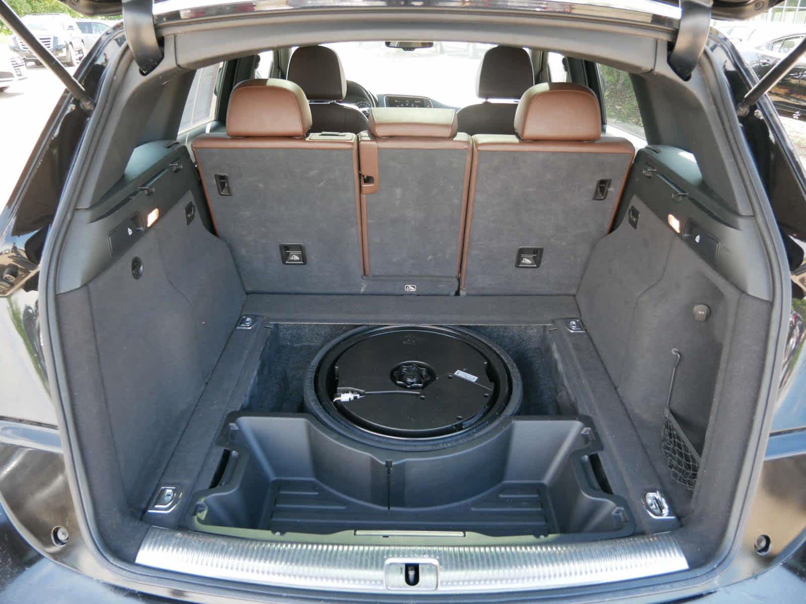 Vehicle image 12 of 33