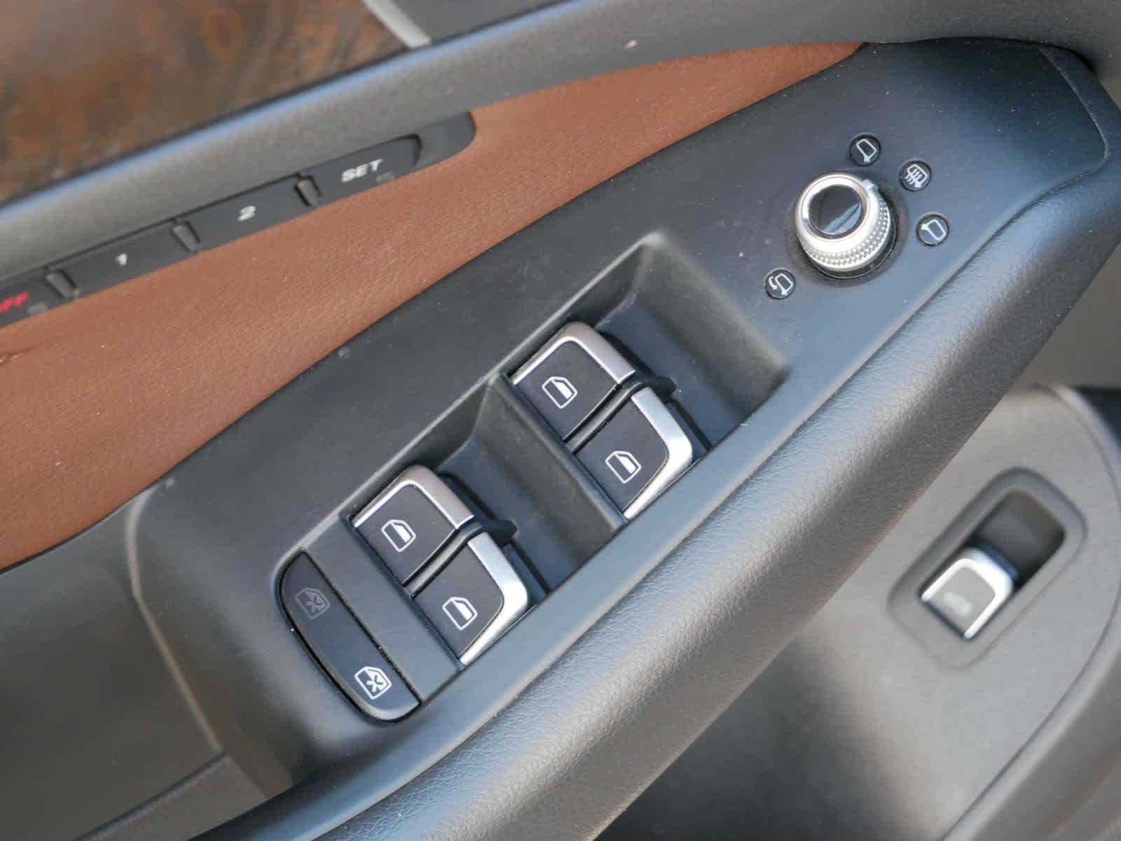 Vehicle image 15 of 33