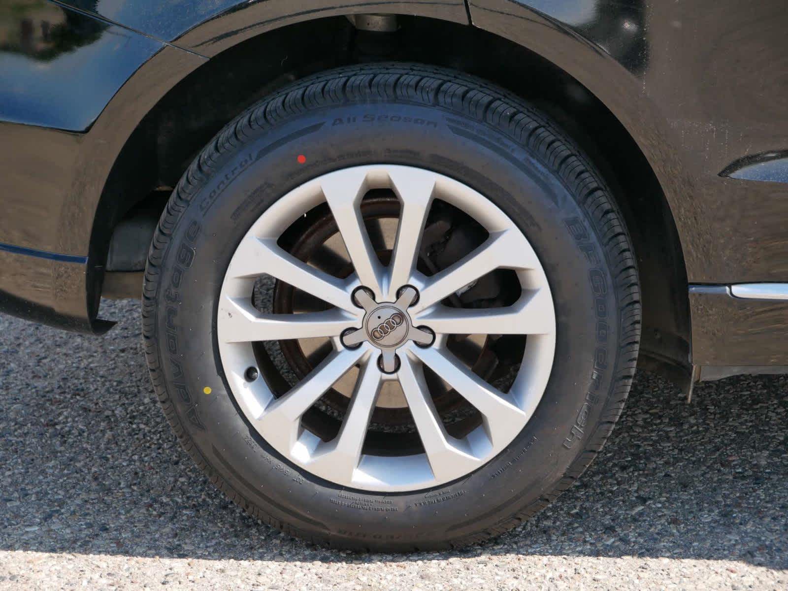 Vehicle image 9 of 33
