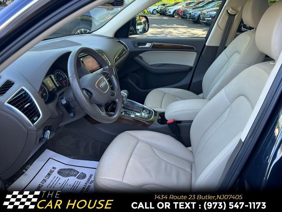 Vehicle image 14 of 33