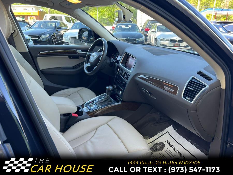 Vehicle image 26 of 33