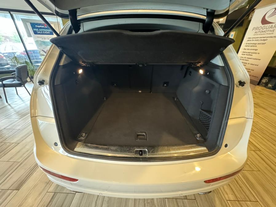 Vehicle image 9 of 23
