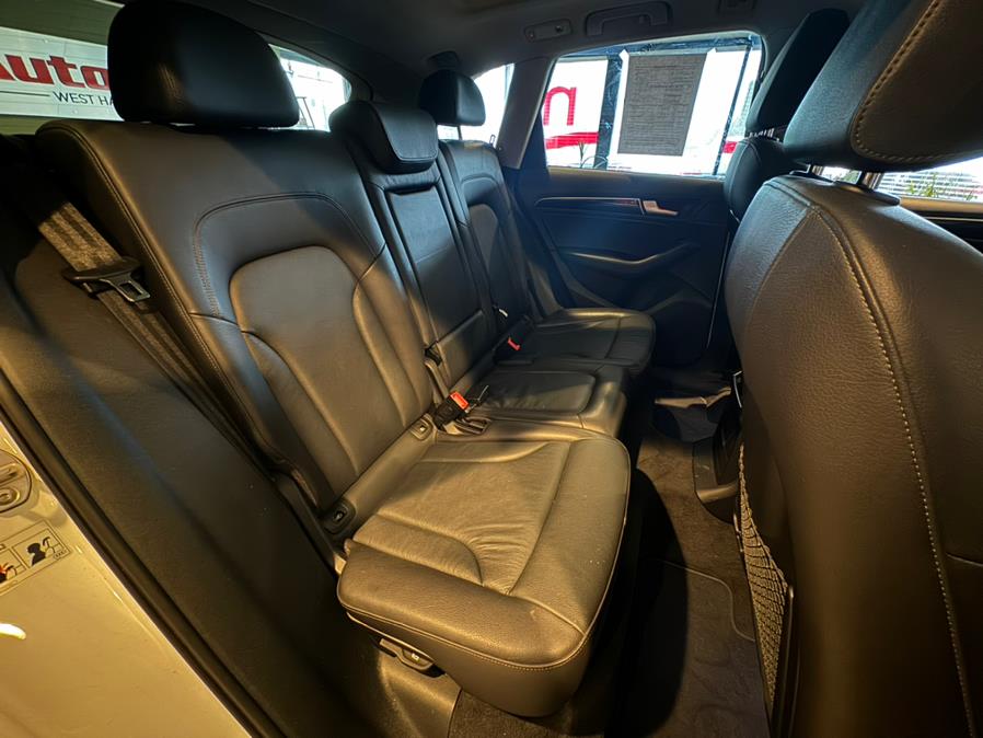 Vehicle image 11 of 23