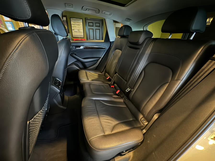 Vehicle image 13 of 23