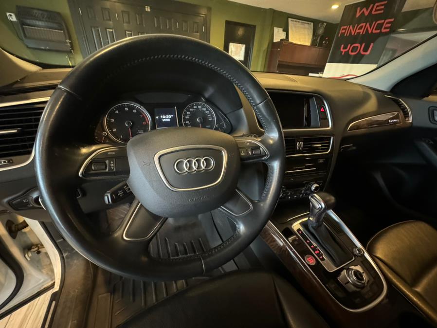 Vehicle image 18 of 23