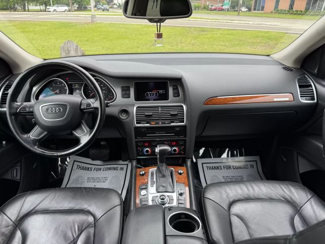 Vehicle image 27 of 50