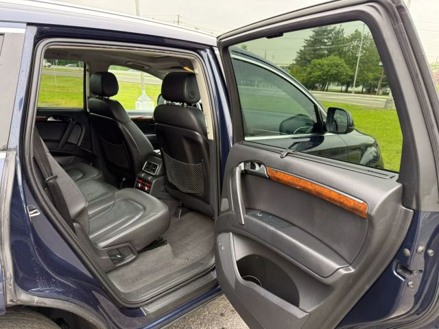 Vehicle image 21 of 50