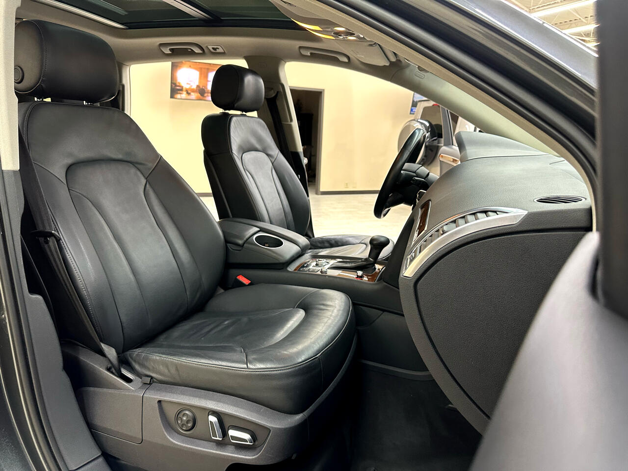 2015 Audi Q7 3.0T Premium Plus Image 16 of 48