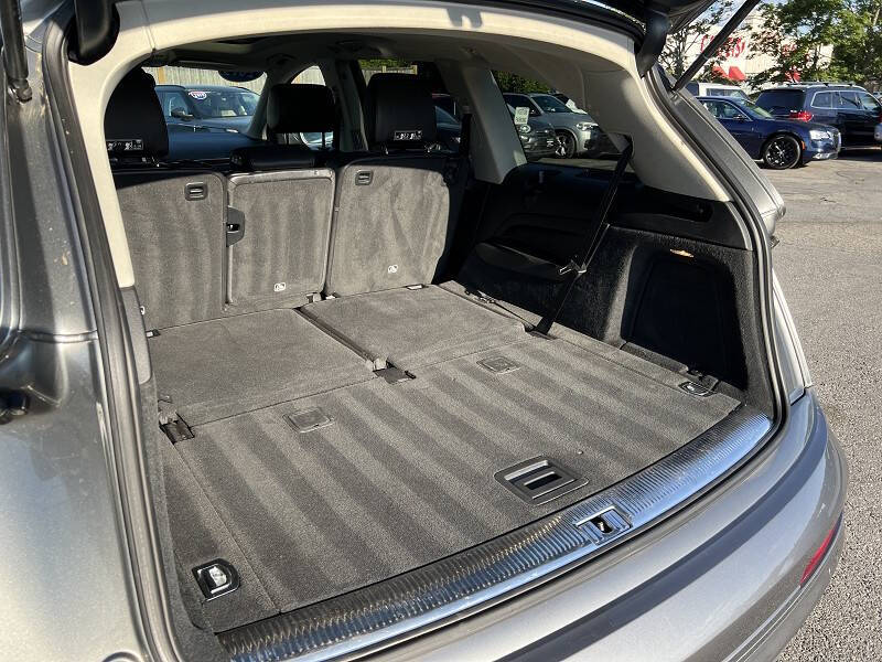 2015 Audi Q7 3.0T Premium Plus Image 12 of 29