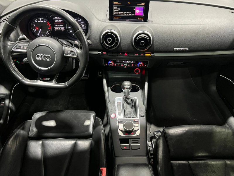 Vehicle image 14 of 17