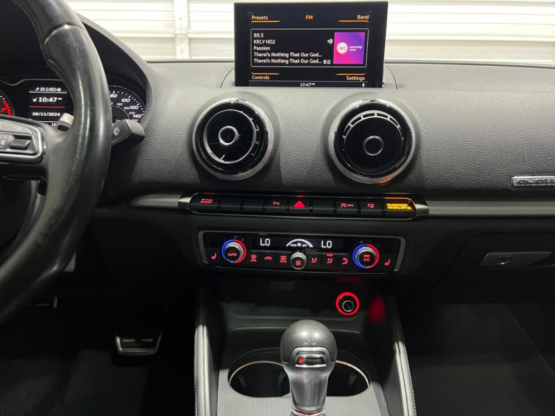 Vehicle image 16 of 17