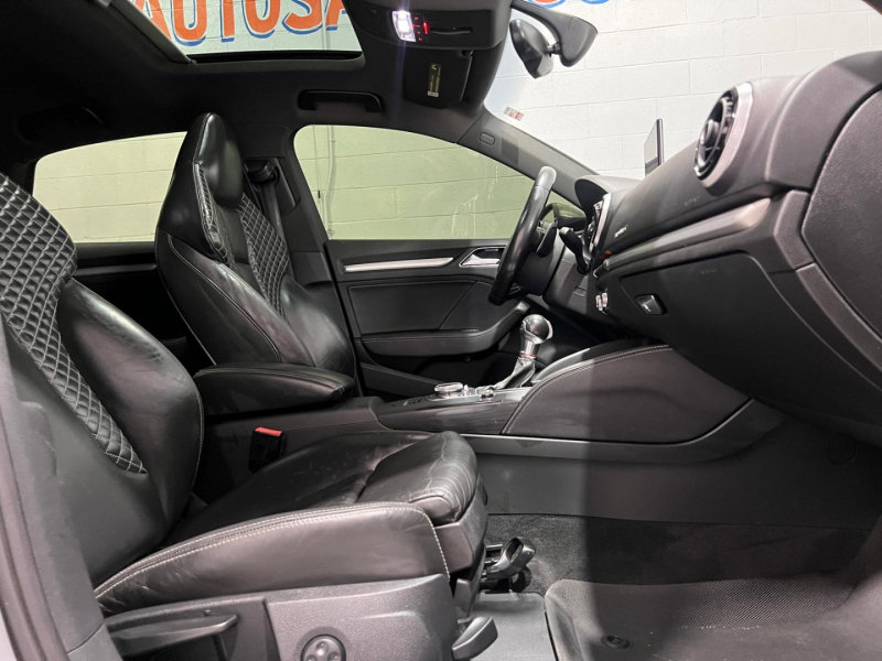 Vehicle image 13 of 17