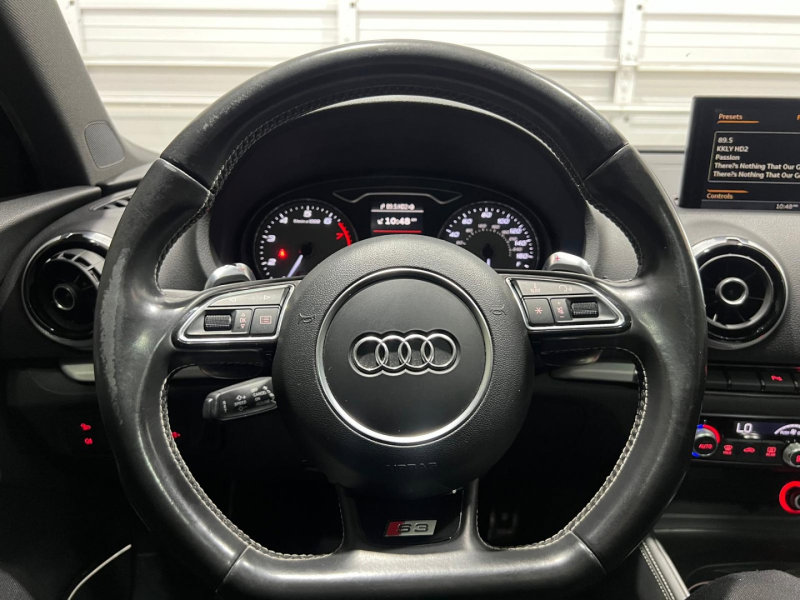 Vehicle image 15 of 17