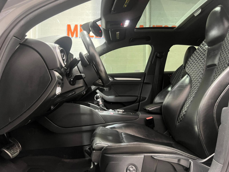 Vehicle image 9 of 17