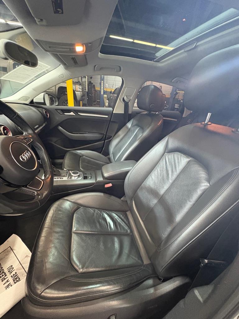 Vehicle image 23 of 42