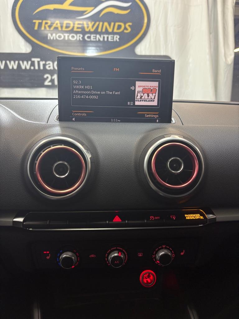Vehicle image 19 of 42