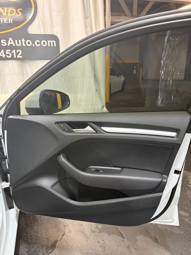 Vehicle image 24 of 42