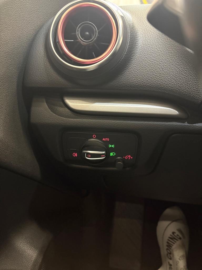 Vehicle image 17 of 42