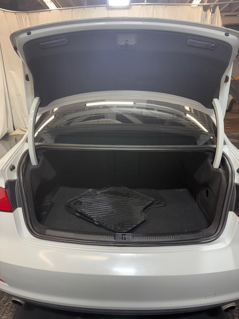Vehicle image 9 of 42