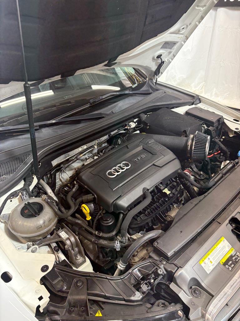 Vehicle image 13 of 42