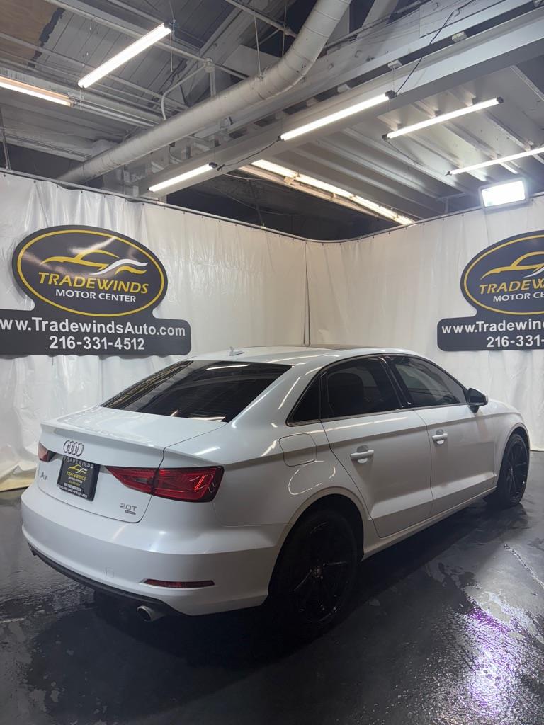 Vehicle image 4 of 42