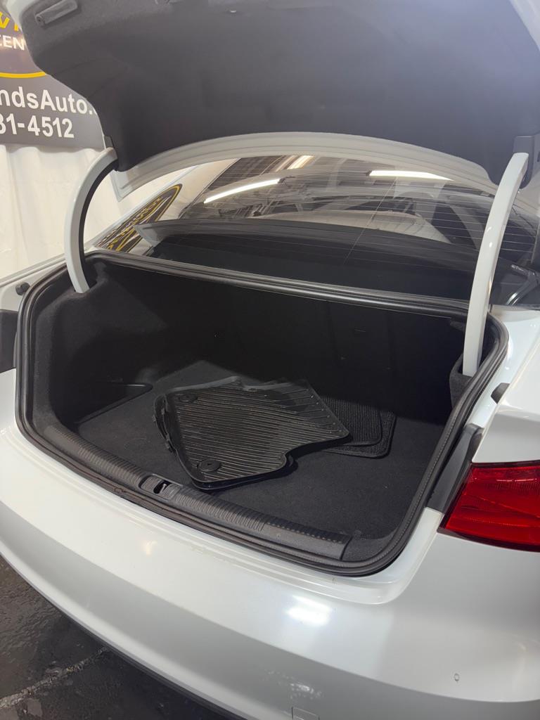 Vehicle image 10 of 42