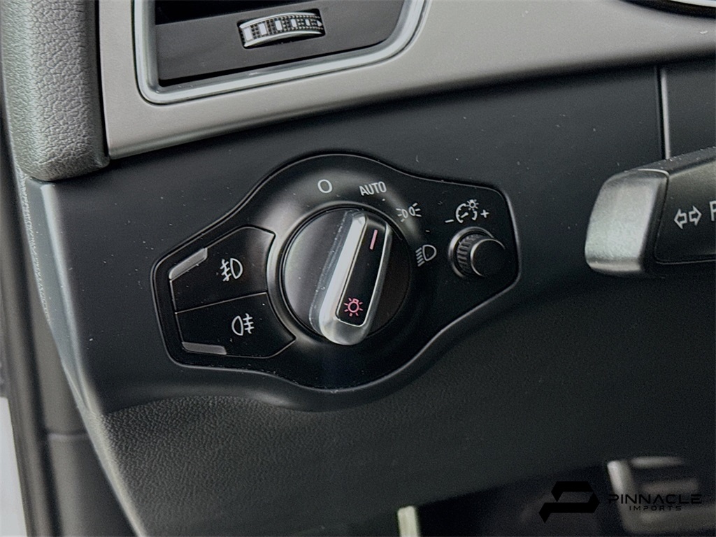 Vehicle image 26 of 39