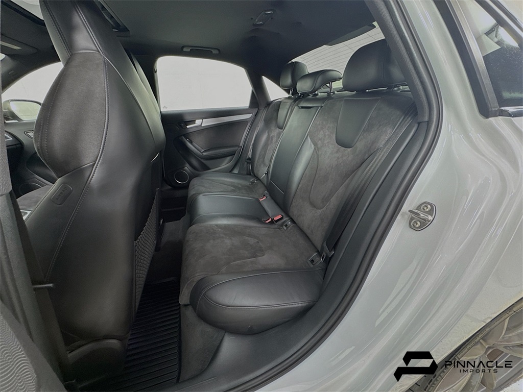 Vehicle image 13 of 39