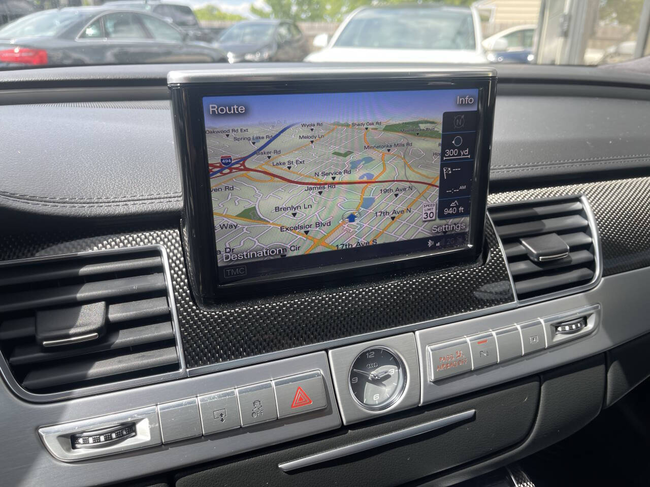 Vehicle image 21 of 40