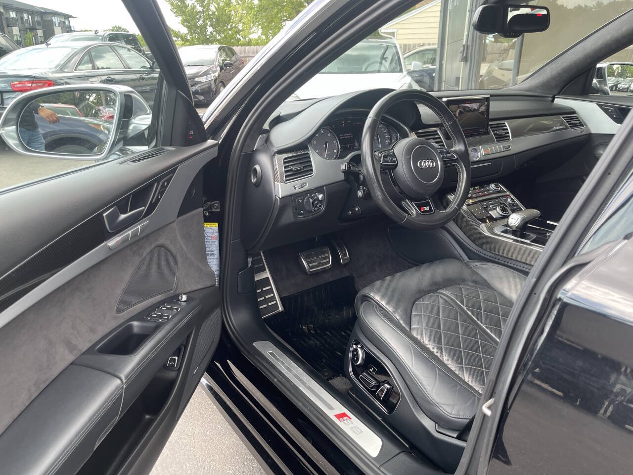 Vehicle image 15 of 40