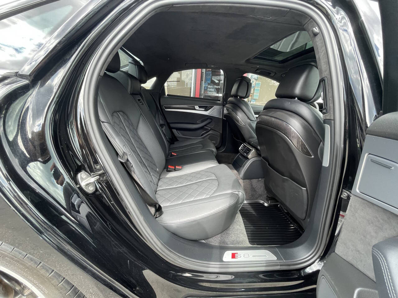 Vehicle image 29 of 40