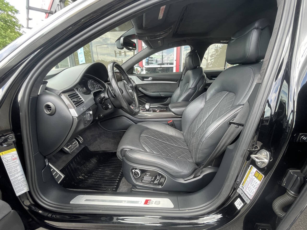 Vehicle image 31 of 40