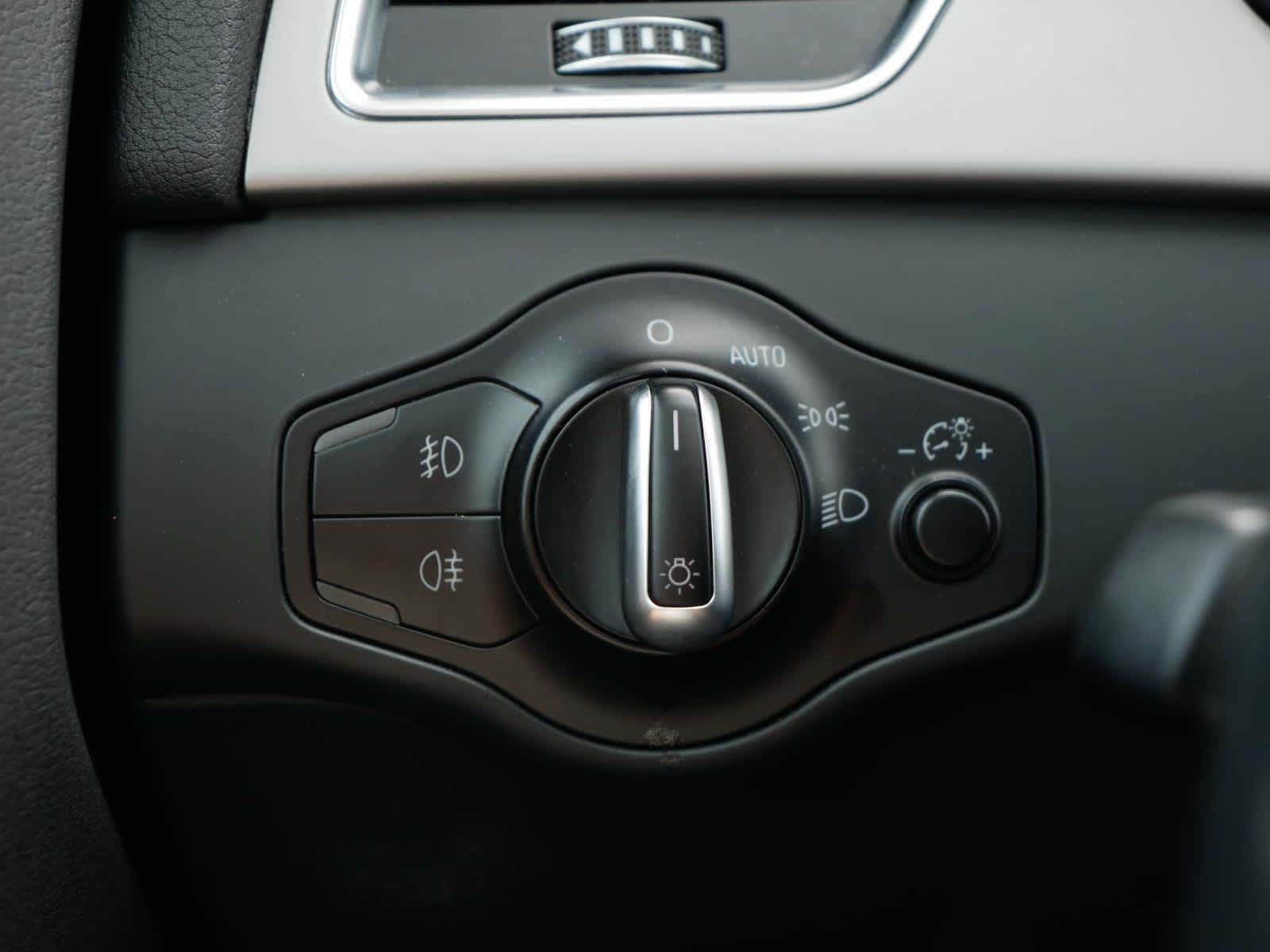 Vehicle image 16 of 27
