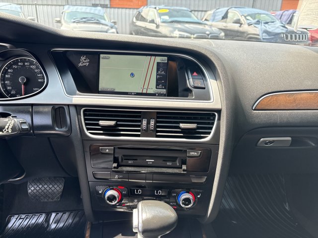 Vehicle image 17 of 30