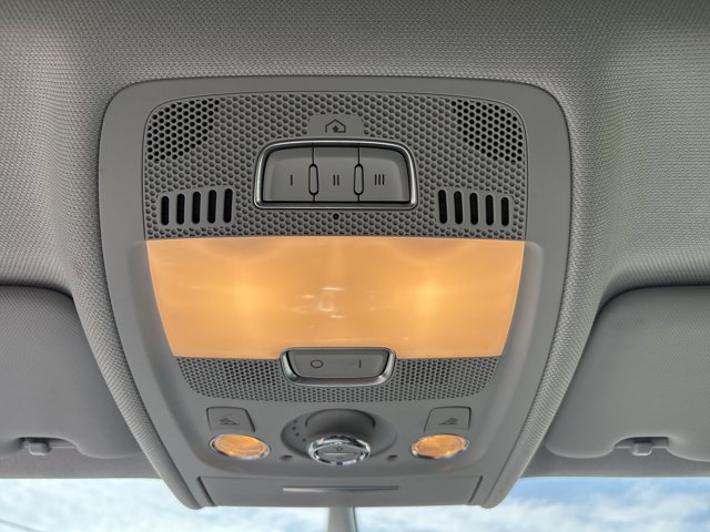 Vehicle image 20 of 30
