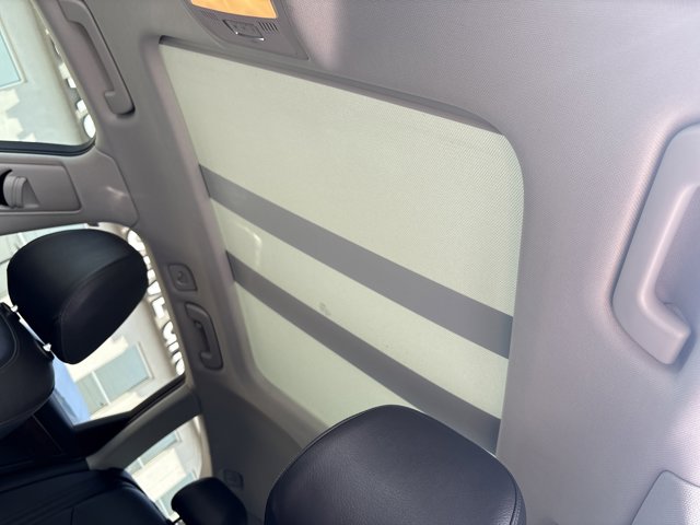 Vehicle image 13 of 30