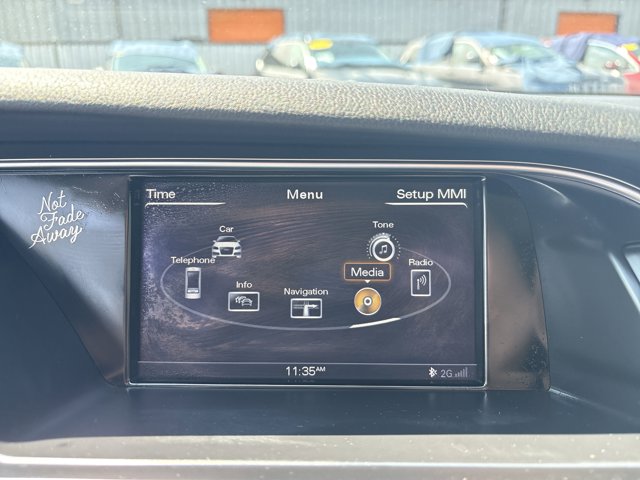 Vehicle image 26 of 30