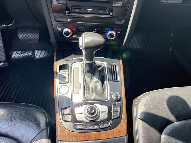 Vehicle image 19 of 30