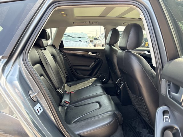 Vehicle image 10 of 30