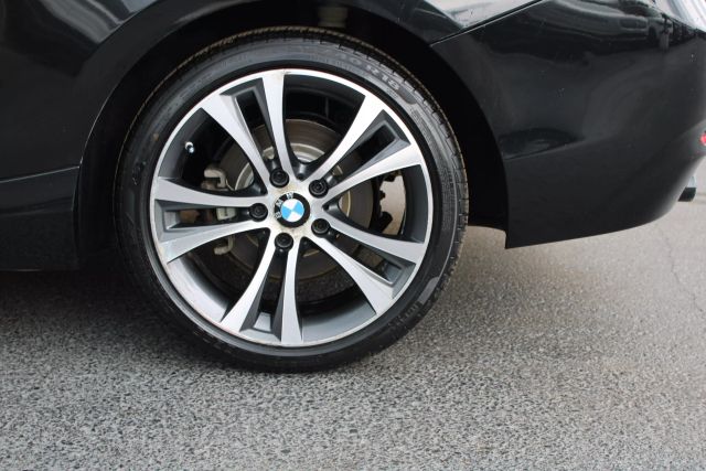 Vehicle image 28 of 29